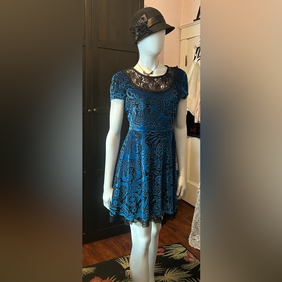 # 259. Burnout velvet, mini dress - Picture 1 of 16